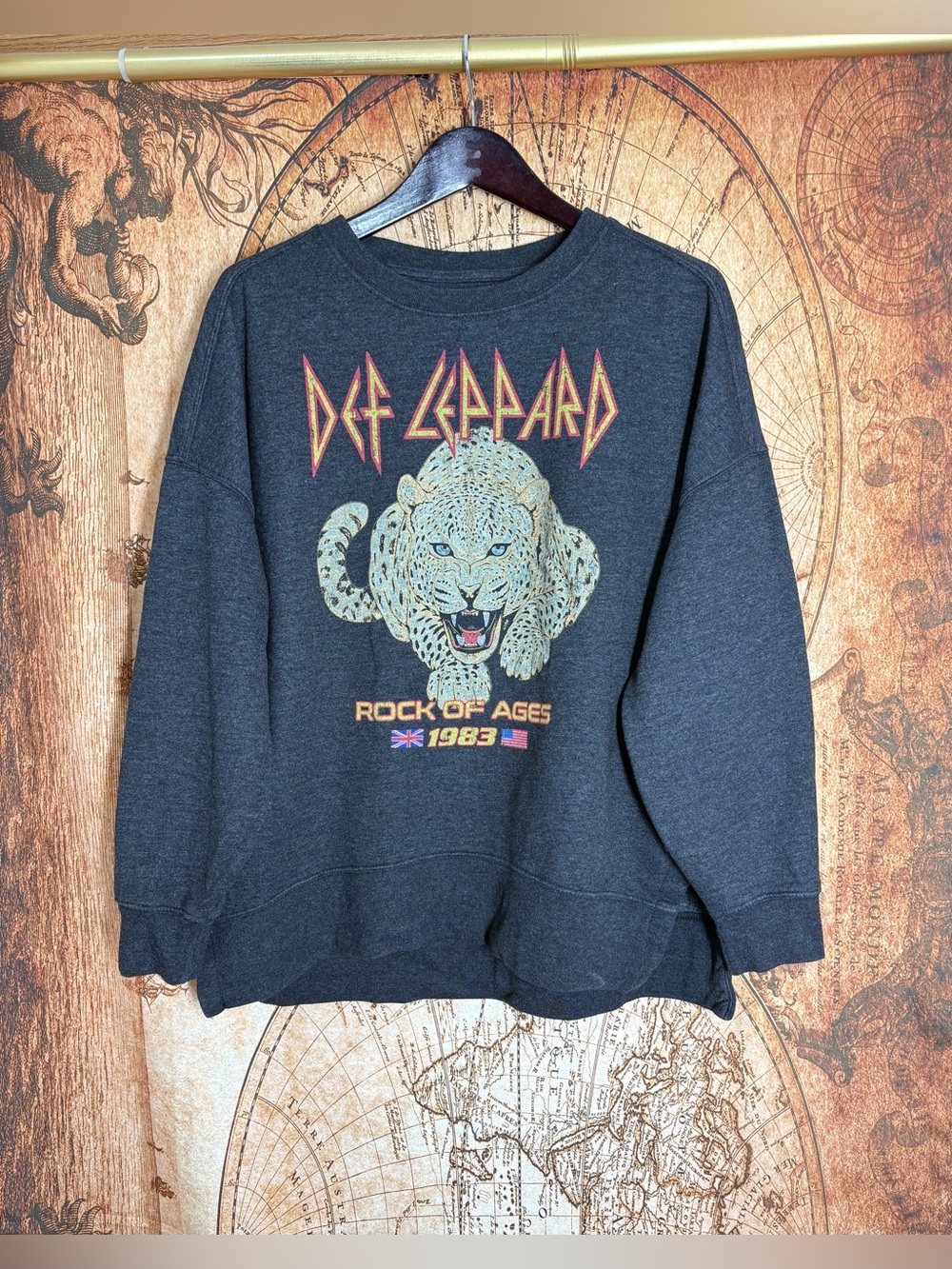 Def Leppard Rock of Ages Retro 1983 Pullover Fleece Gray Sweatshirt